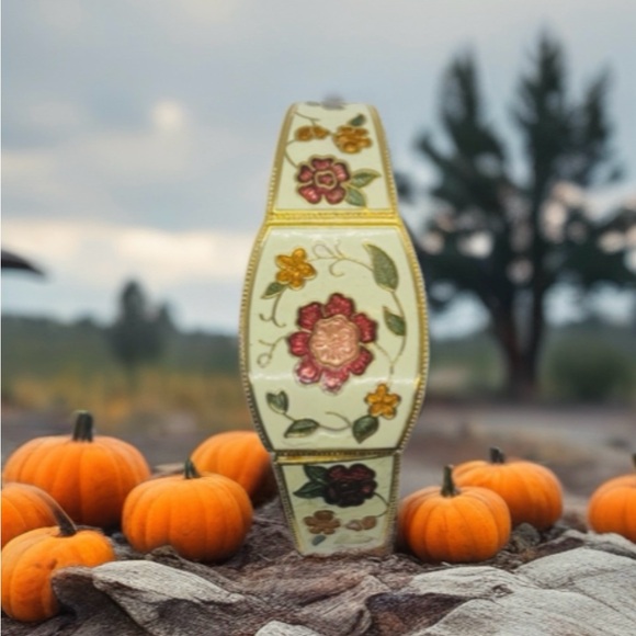 0119 Floral Cloisonné  Bracelet in Cream and Multicolor. - Picture 2 of 11
